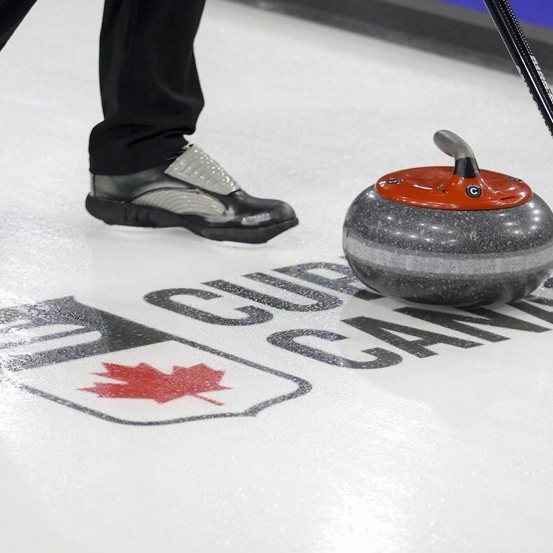 Kayla MacMillan through to women's final at curling Olympic pre-trials